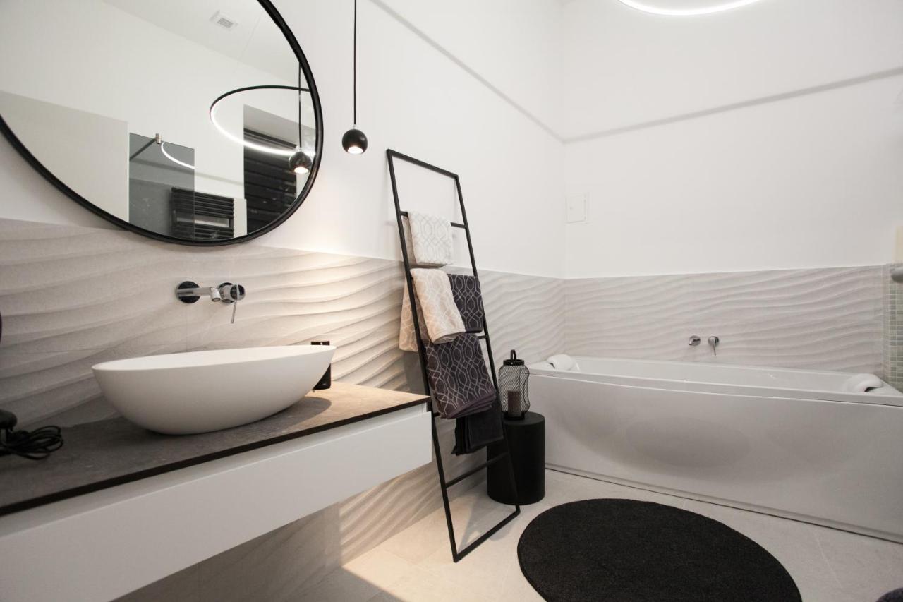 Real Delux Apartment Next To Gozsdu & Synagogue Budapest Luaran gambar